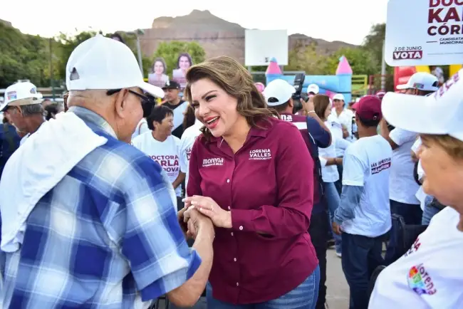 Promete Lorenia Valles más bienestar con programas sociales