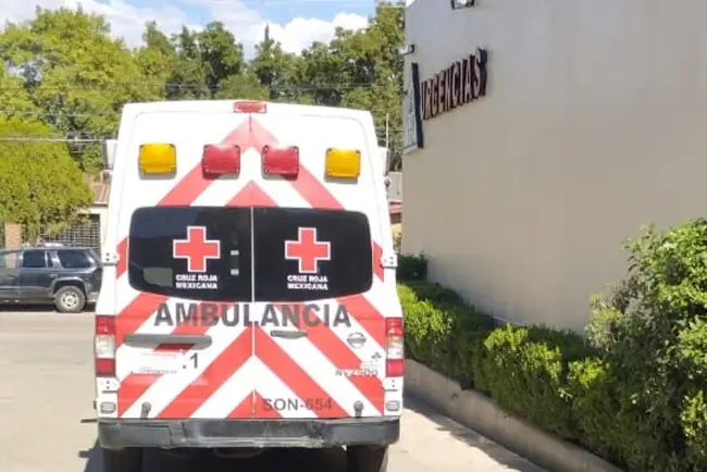 Golpean a estudiante de secundaria; lo internan en el hospital