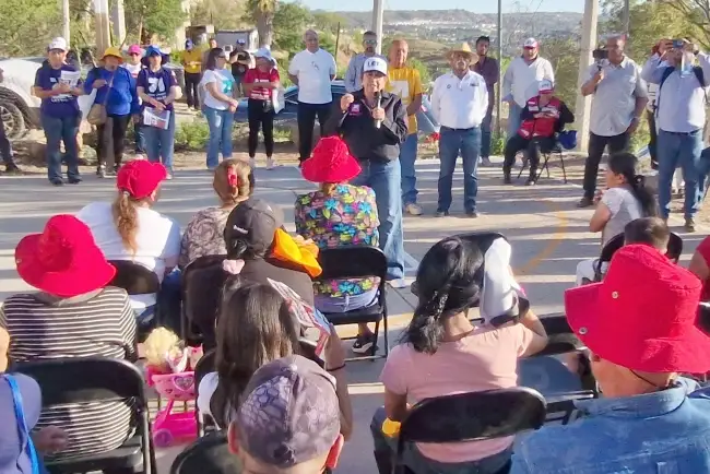 Hace compromiso Lety Amparano sobre abasto de agua