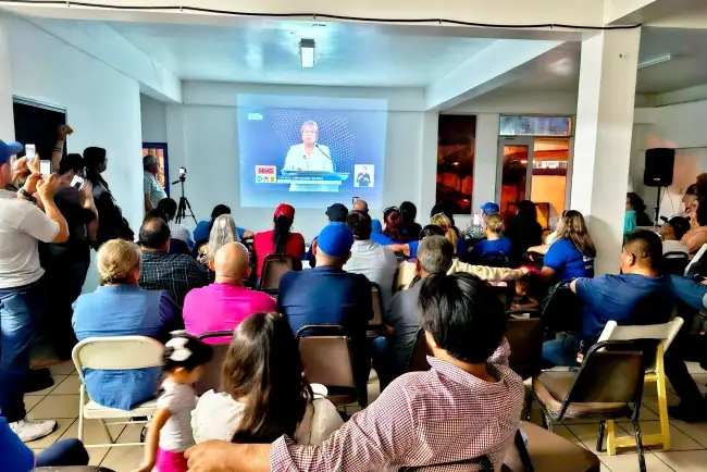 Tuvo respaldo Lety Amparano en el debate para la alcaldía