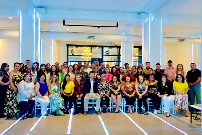 Se compromete Jesús Pujol con maestros para atender sus necesidades