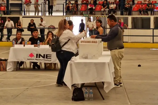 Responden a llamado de Macro Simulacro del INE