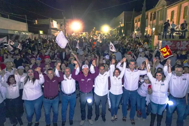 Asiste Jesús Pujol a cierre de campaña de Esmeralda González en Cananea