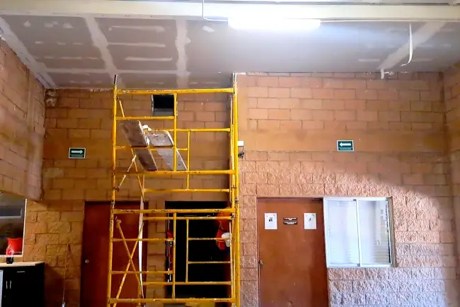 Reparan techo en Venciendo al Autismo gracias a donaciones