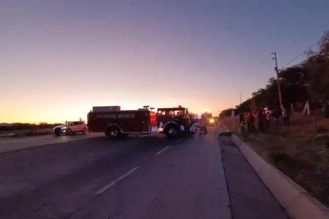 Aparatoso accidente deja 8 heridos en carretera de Nogales