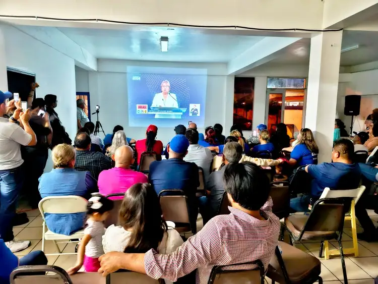 Tuvo respaldo Lety Amparano en el debate para la alcaldía