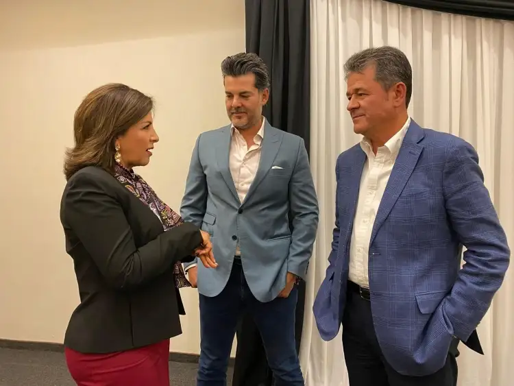 Apoya Jesús "Japi" Pujol a Esmeralda González en debate en Cananea