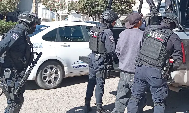 Arrestan a una persona por morder a un policía al resistirse al arresto
