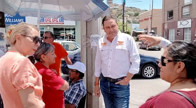 Pide Manuel Hopkins la confianza de la comunidad para el próximo 2 de junio