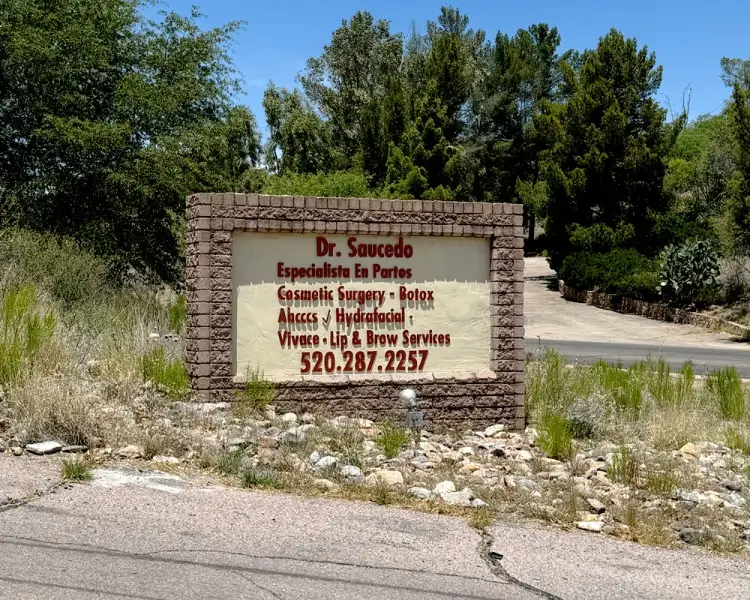 Acusan a conocido médico en Nogales, Arizona por abusos