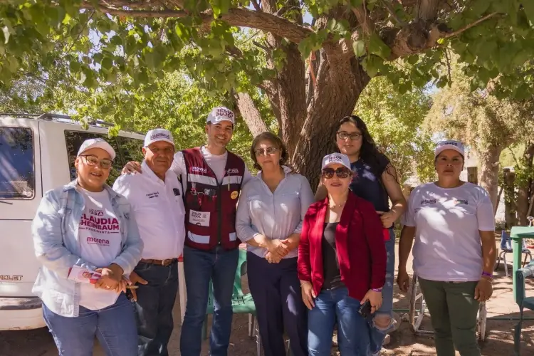 Comparte recorrido Jesús Pujol junto a Ivonne Lorta en Santa Cruz