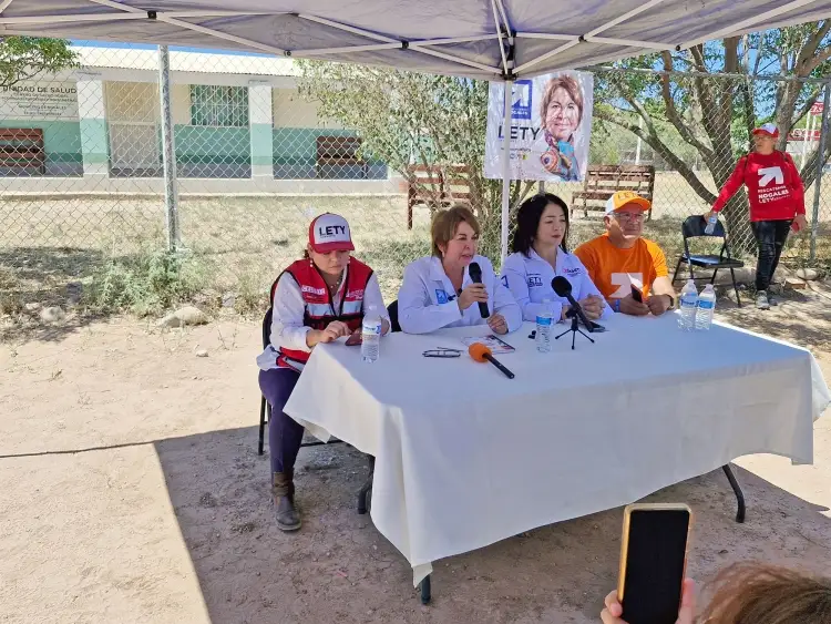 Dará seguimiento Lety Amparano a necesidades de residentes de Mascareñas