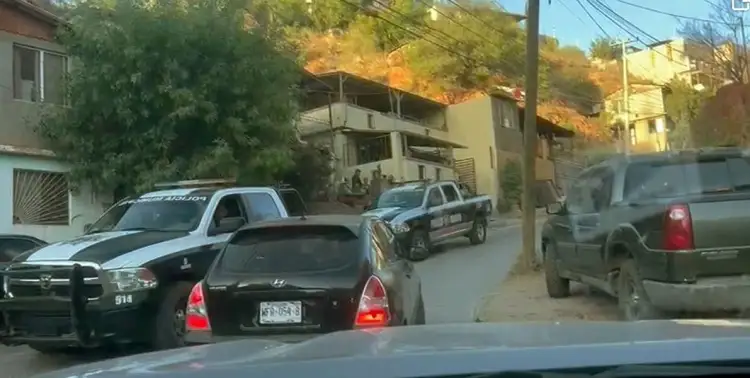 Persiguen a hombre después de golpearlo y lo ejecutan