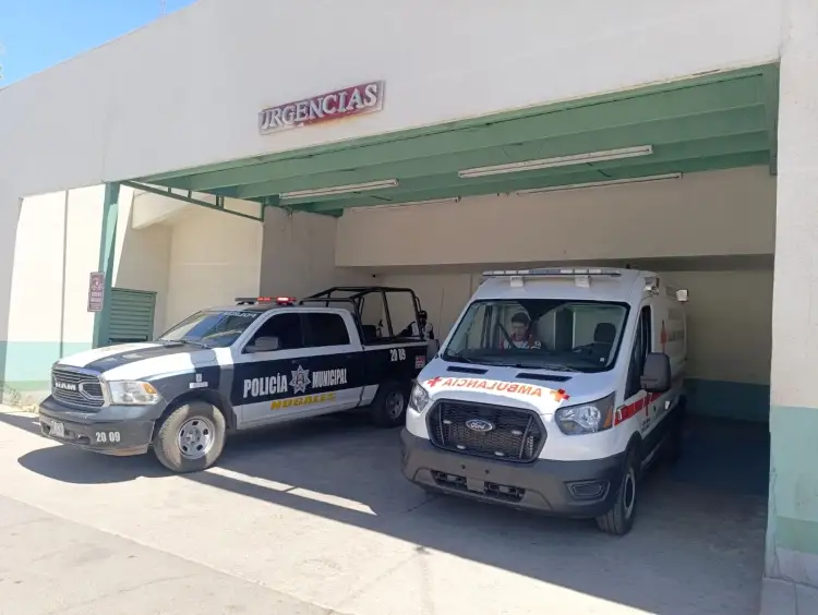 Resultan lesionadas dos personas en percance automovilístico