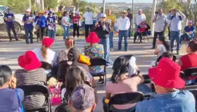 Hace compromiso Lety Amparano sobre abasto de agua