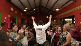 Se adhieren más de 350 líderes de colonias con Juan Gim