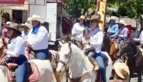 Cabalga Jesús Pujol por los “Caminos de Kino”