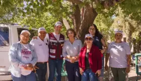 Comparte recorrido Jesús Pujol junto a Ivonne Lorta en Santa Cruz