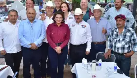 Promete Lorenia Valles más bienestar para adultos mayores