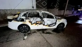 Ejecutan a hombre en su vehículo