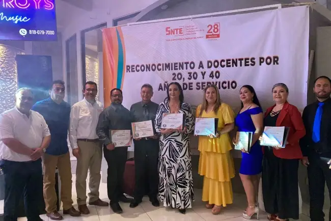 Rinden homenaje a maestros de la Sección 28 del SNTE