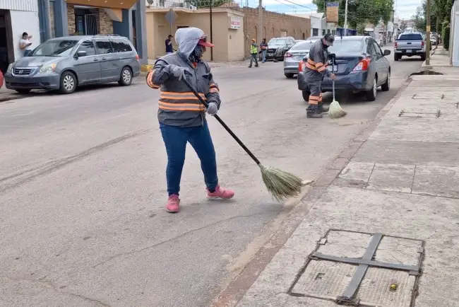 Mantienen barrido y limpieza de calles