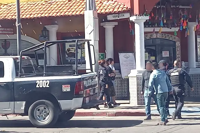 Asaltan a mujer a plena luz del día