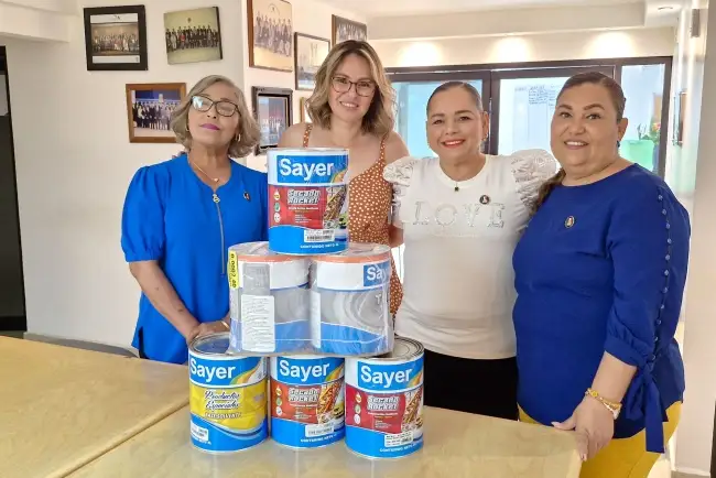 Apoya Azalia Guevara arte urbano en líneas peatonales