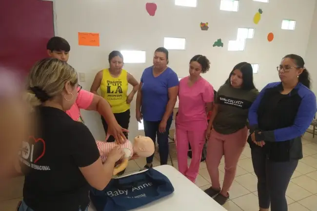 Capacitan en Centro Comunitario en primeros auxilios