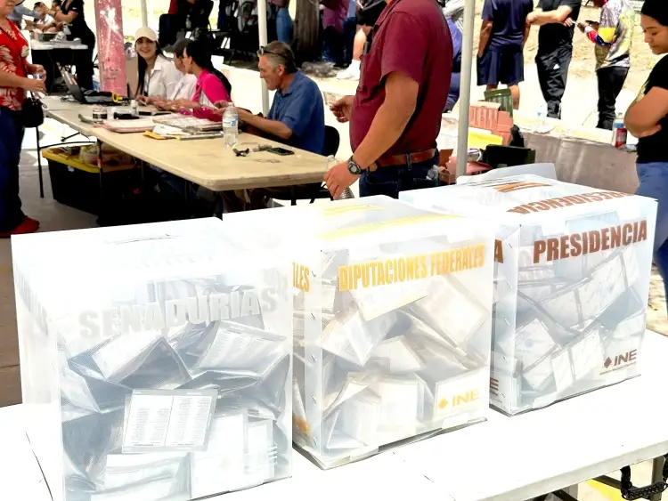 Acuden a casillas especiales ciudadanos foráneos