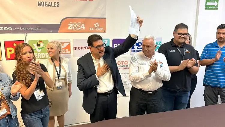 Recibe Juan Gim constancia del CME como alcalde electo