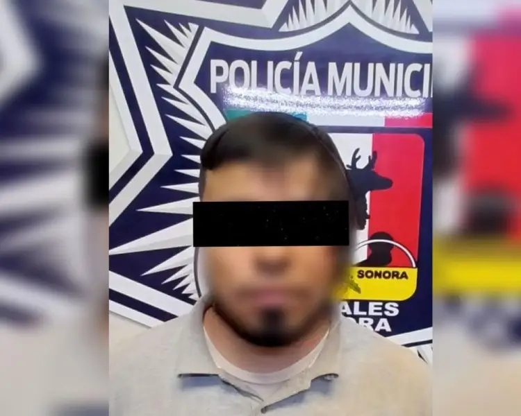 Arrestan a pareja de hombres; agreden a policías