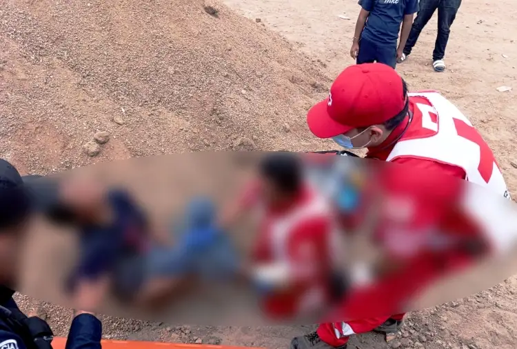 Intenta cruzar el tren en movimiento y se lesiona su pie