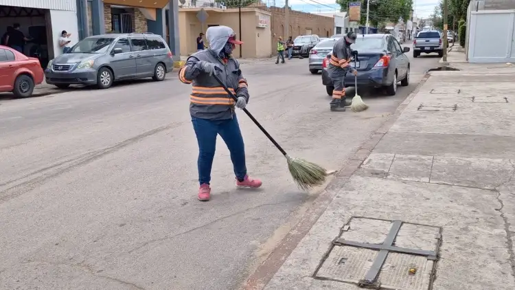 Mantienen barrido y limpieza de calles
