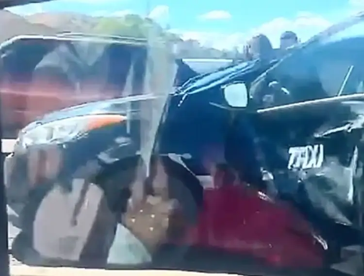 Recibe taxista impacto de bala y no sobrevive