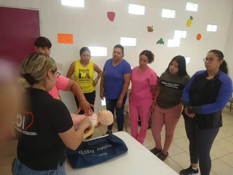 Capacitan en Centro Comunitario en primeros auxilios