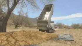 Continúa entrega de alimento a ganaderos ante sequía