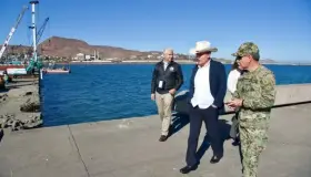 Tienen plan piloto de envío de autos por Guaymas, anunció el Gobernador