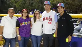 Asiste Azalia Guevara a inauguración de Copa Mundial de Softbol
