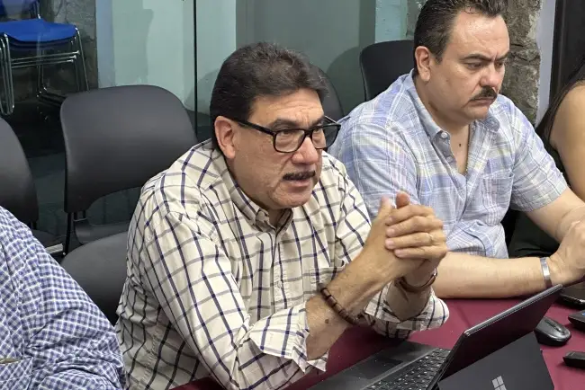 Expone JGN temas de trabajo en reuníon con funcionarios del Estado
