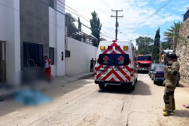 Fallece al caer de techo después de recibir descarga eléctrica