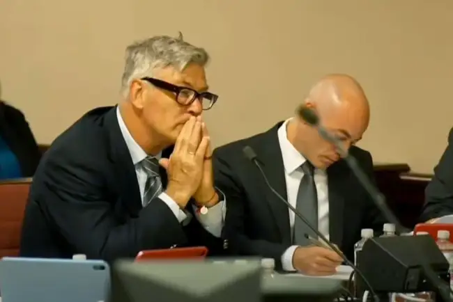 Inicia juicio contra Alec Baldwin por disparo fatal en el set de película