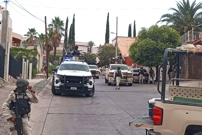 Realizan operativo Sedena y GN; cierran circulación vehicular