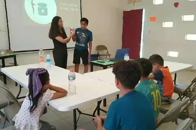 Disfrutan niños de cursos de verano en centros comunitarios