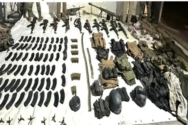 Aseguran autoridades arsenal y vehículos en Pitiquito y Tubutama