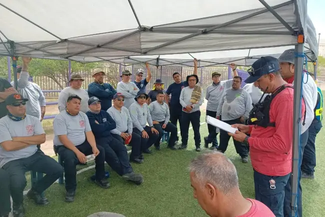 Capacitan a elementos de bomberos de Nogales