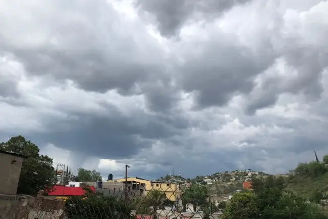 Realiza Gobierno Municipal acciones de limpieza por aguacero monzónico