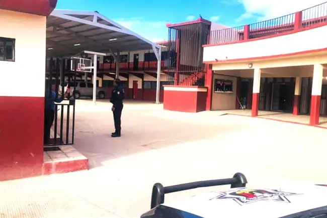 Habrá problemas legales a quienes encuentren dentro de escuelas sin motivo