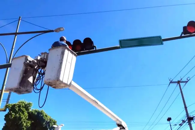 Dañan semáforos recientes lluvias