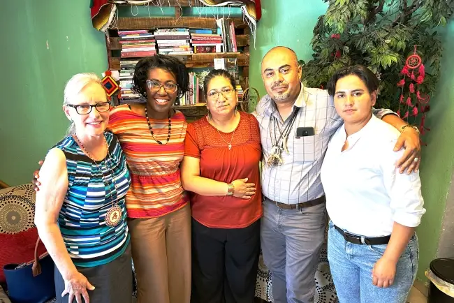 Tienen encuentro Apaches con Consulado de EU en Nogales, Sonora